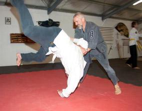 Darrin-Beashel-performing-a-throw